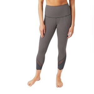 Lululemon Wunder Under Sz 4 Crop High-Rise *Roll Down Scallop Luxtreme 23"